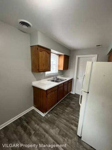 Main picture of 7407 Alexander Ave