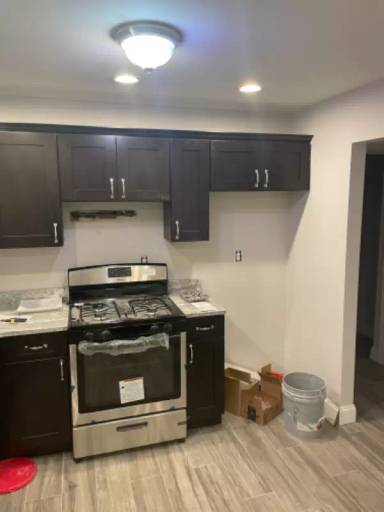 Main picture of 949 Ionia Ave