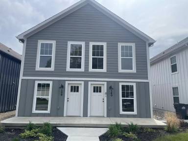 Main picture of 136 SW 8th St