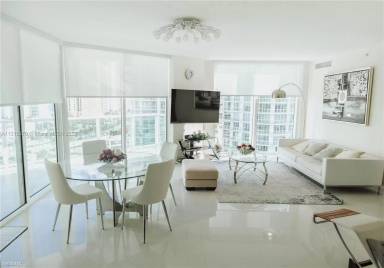 Main picture of 200 Sunny Isles Blvd