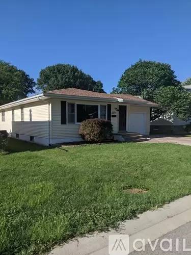 Main picture of 205 3rd Ave