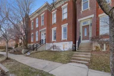 Main picture of 2348 Rutger St