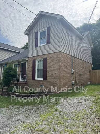 Main picture of 3214 Lakeford Dr