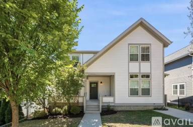 Main picture of 505 Moore Ave