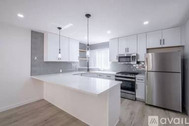 Main picture of 608 Illinois Ct