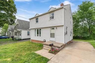 Main picture of 923 Davies Ave