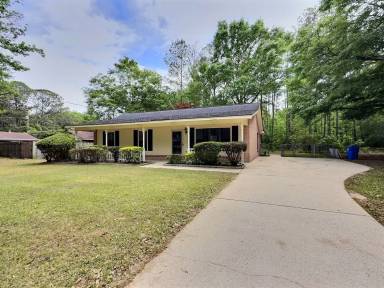 Main picture of 125 Kingswood Dr