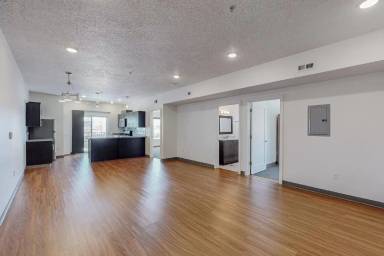 Main picture of 950 4th St NW