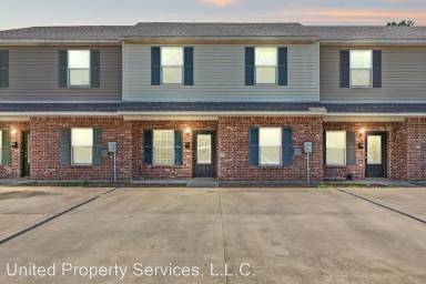 Main picture of 100-15 Padre Dr