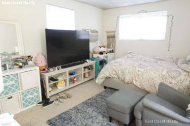 Main picture of 39 Shepard St