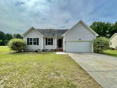 Main picture of 110 Lakeview Dr