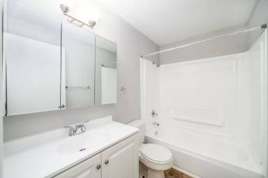 Main picture of 8332 SW 21st Ave