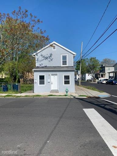 Main picture of 110 Borden Ave
