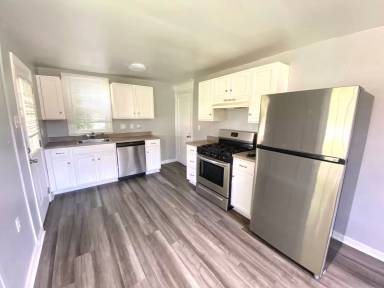 Main picture of 150 Collins Dr