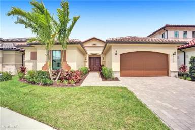 Main picture of 9330 Bayside Cir