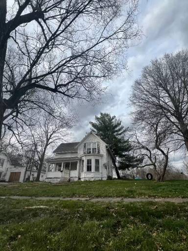 Main picture of 305 North Ave