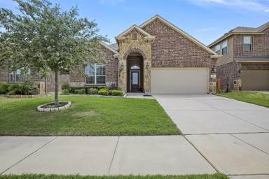 Main picture of 928 Lake Sierra Way