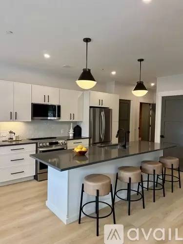 Main picture of 100 Plank St
