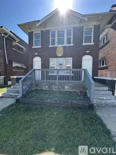 Main picture of 5152 Palm St