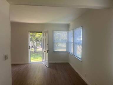 Main picture of 2205 Grand Ave