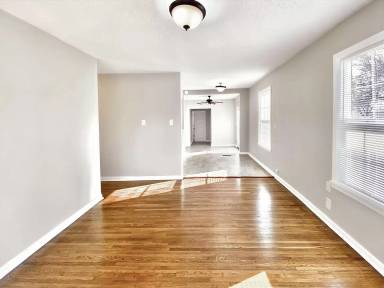 Main picture of 322 E Comanche St