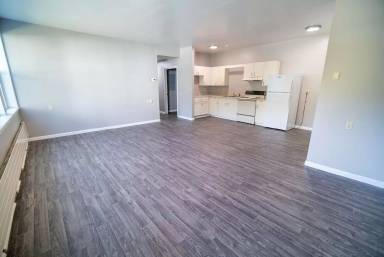 Main picture of 44 Riverside Dr