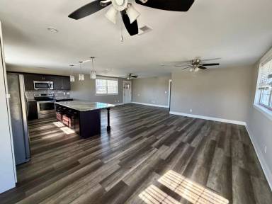 Main picture of 215 Carolina Ave