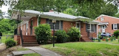 Main picture of 1004 Hampton St
