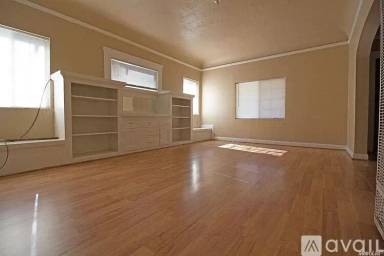 Main picture of 1246 N Pilgrim St