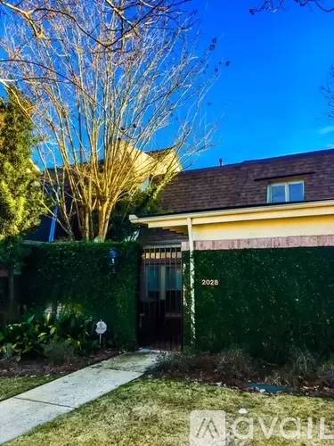 Main picture of 2028 Hazel Hedge Ln