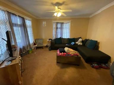 Main picture of 1 Manning Blvd