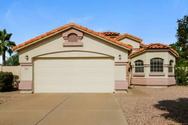 Main picture of 2044 S Avoca Cir