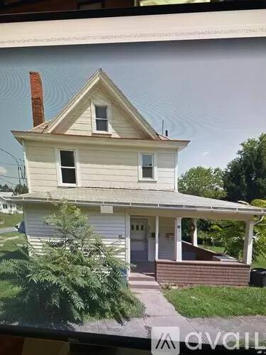 Main picture of 90 W Jefferson St