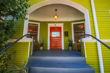 Main picture of 136 N Avenue 57