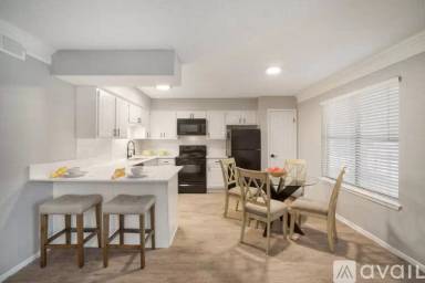 Main picture of 5237 N Lamar Blvd