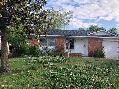 Main picture of 4012 SE 46th St