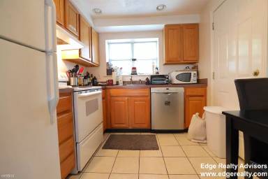 Main picture of 303 Summit Ave
