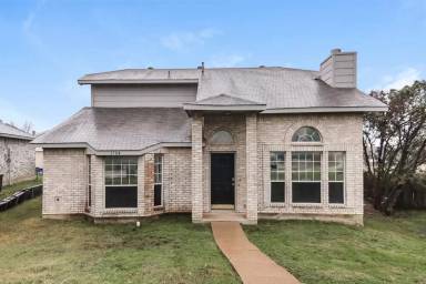 Main picture of 1704 Hillside Dr
