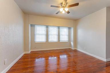 Main picture of 458 College Ave
