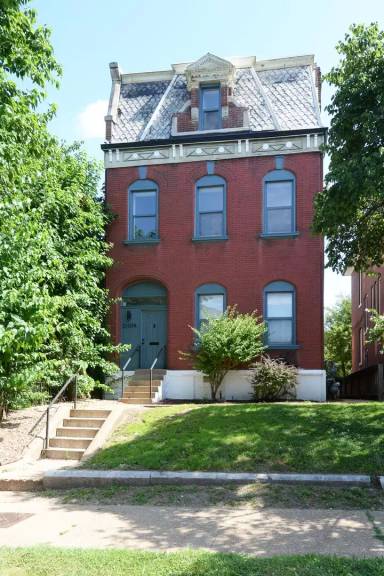 Main picture of 2107 Sidney St