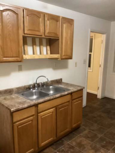 Main picture of 609 Clinton Ave