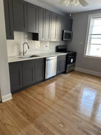 Main picture of 5031 N Harding Ave