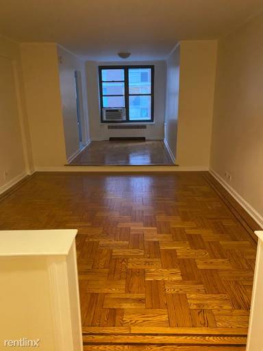 Main picture of 124 E 24th St