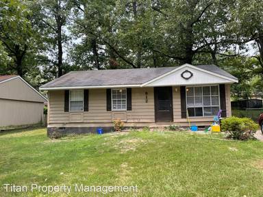 Main picture of 802 Desoto Pl