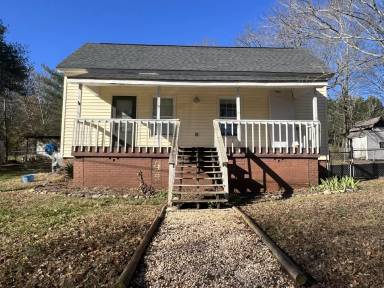 Main picture of 115 Moore St