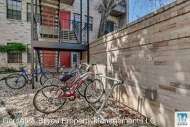 Main picture of 2216 San Gabriel St