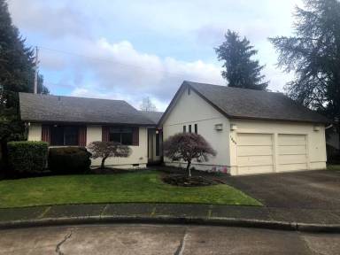 Main picture of 1665 Crescent Ave