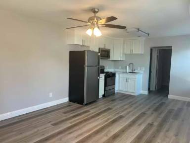 Main picture of 513 W 14th St