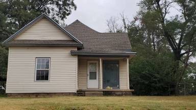 Main picture of 712 W Walnut Ave