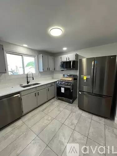 Main picture of 95 East Ave